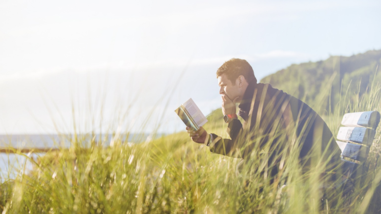 Histórias emocionantes de livros: 8 romances que vai te emocionar