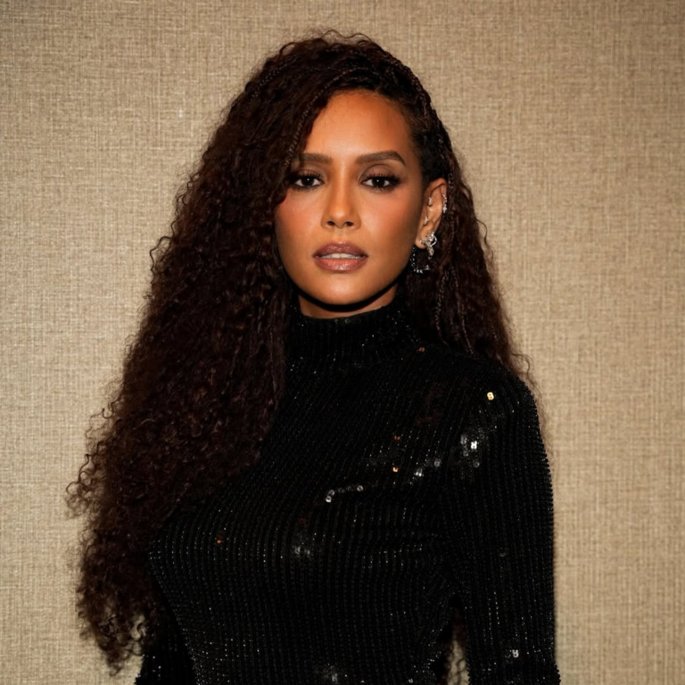 Cabelos crespos: guia prático de hidratação, nutrição e proteção indicado por especialista - Imagem do artigo original