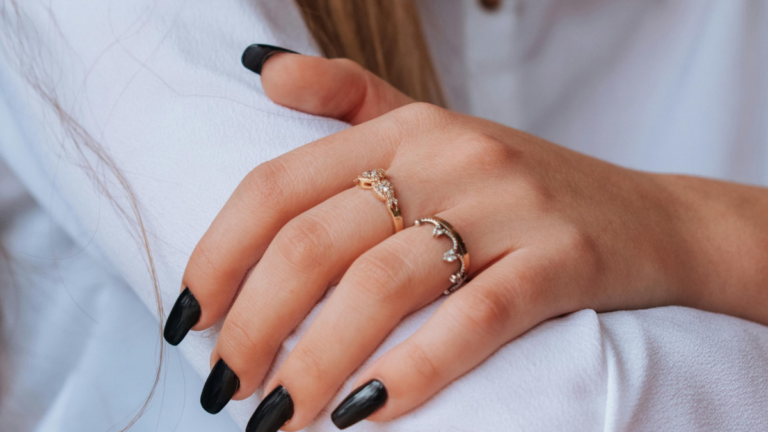 5 tons que transformam unhas curtas em destaque de elegância; veja quais são