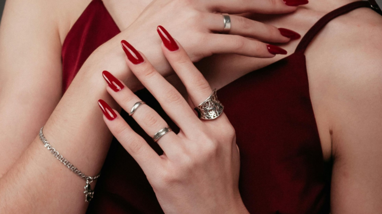 Cores de esmalte que estão na moda em 2026