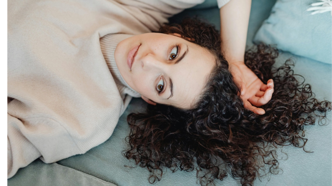 Cachos com brilho e bem hidratado