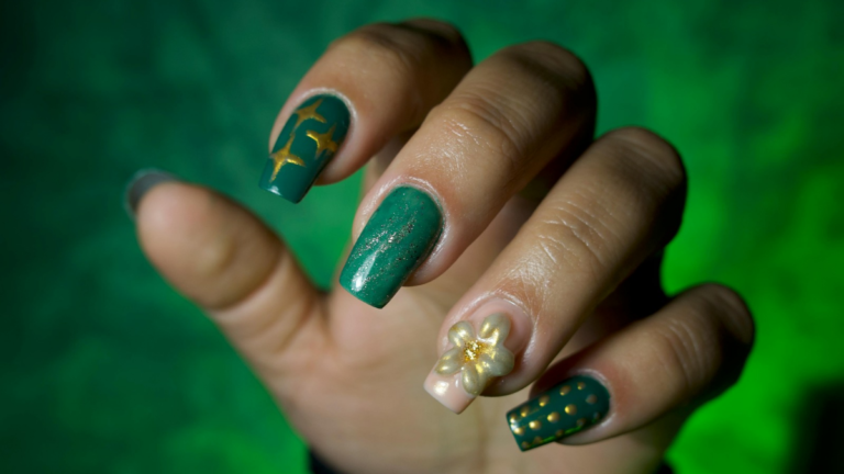 Alongamento de unha: guia completo revela diferenças entre gel, fibra e acrílico