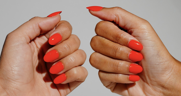 7 cores de esmalte que prometem colorir a primavera de 2026 e seguir firmes até o verão
