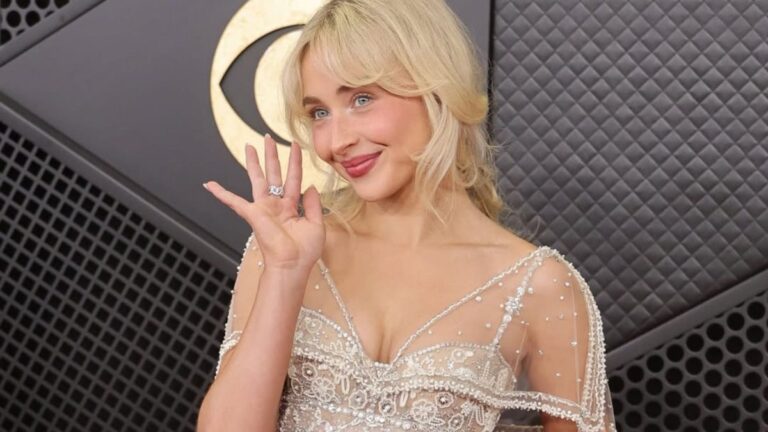 Brilho discreto: francesinha perolada dos Grammys 2026 vira obsessão nas unhas de quem busca luxo sutil