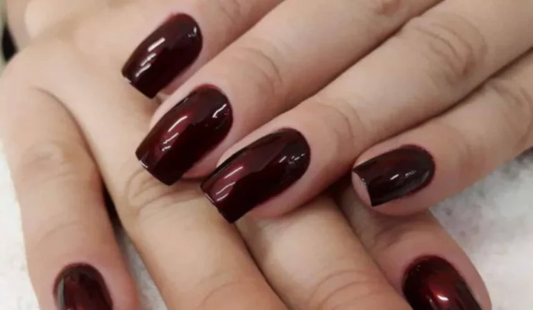 5 tons de esmalte que rejuvenescem e deixam as mãos sofisticadas depois dos 60